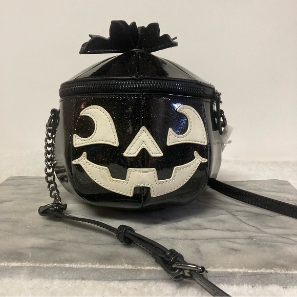 Halloween Pumpkin Crossbody Bag Sparkly Black Glow in the Dark New - Picture 2 of 7